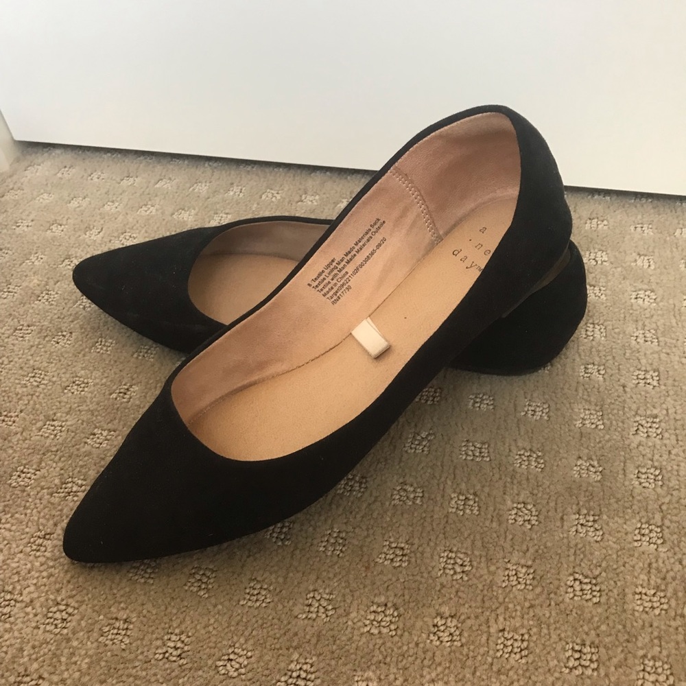 a new day black suede pointed toe flats size 8